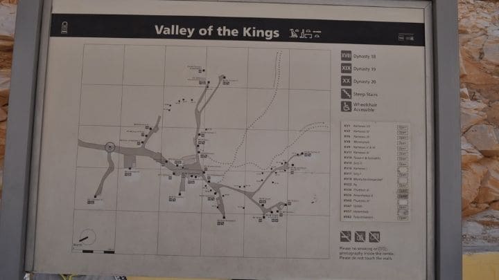 王家の谷の案内図