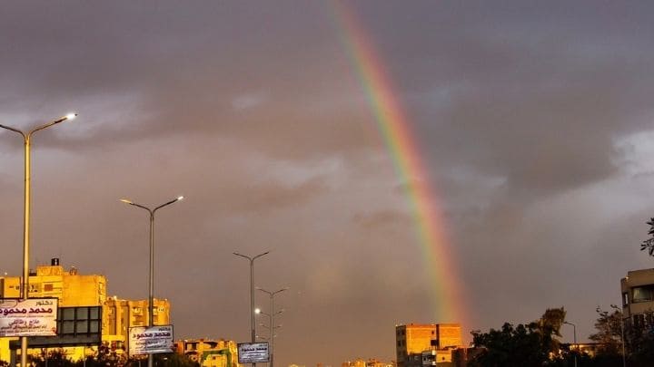 エジプトの空にかかった大きな虹