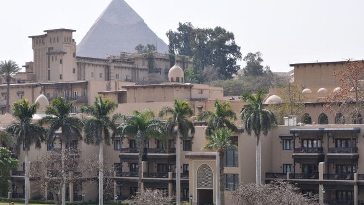 マリオットメナハウスホテルからピラミッドを眺める